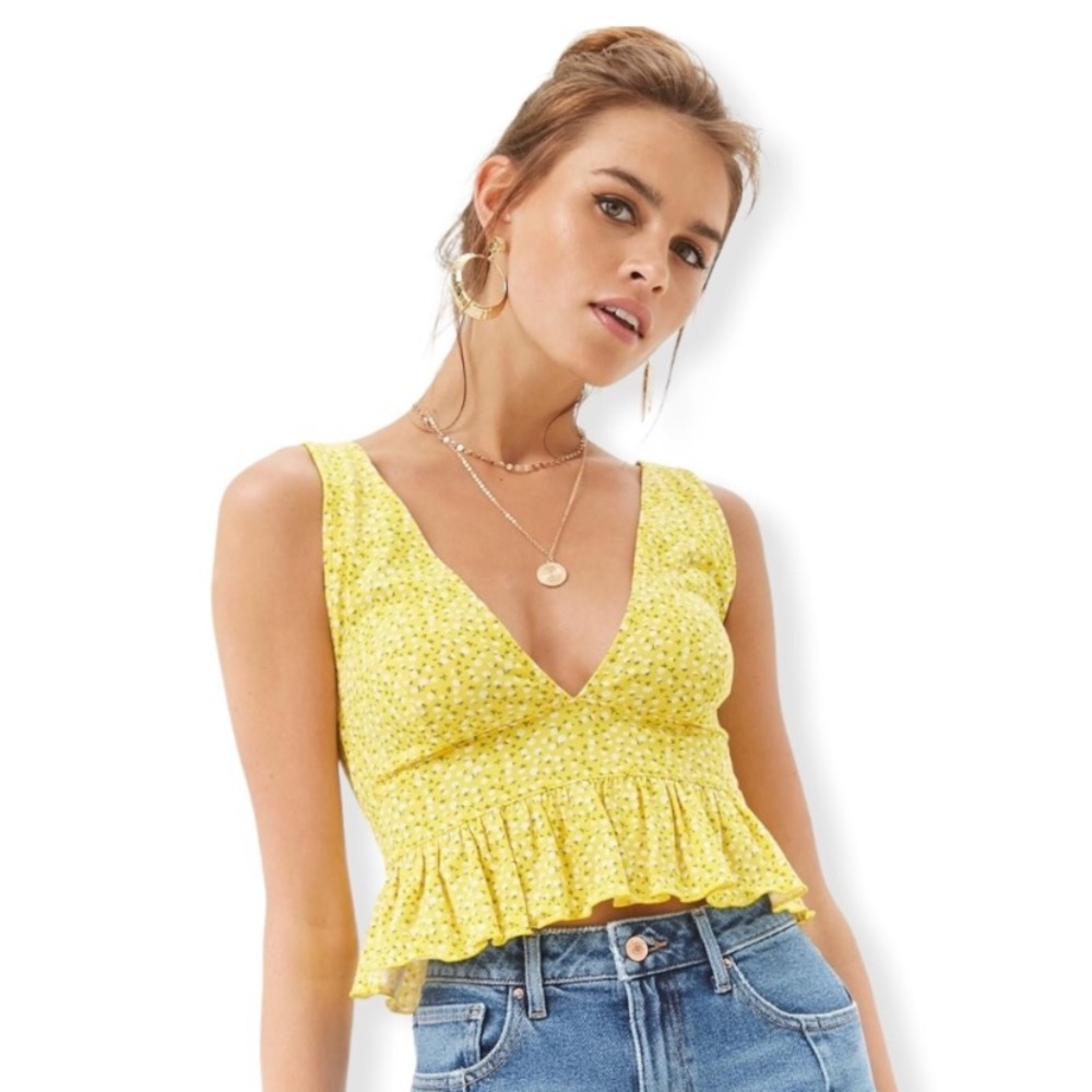 Forever 21 yellow flower printed crop top in size Small